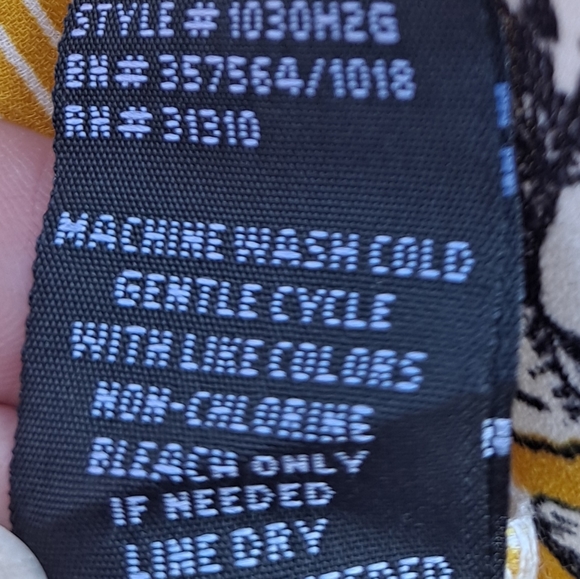 Lovely Top with Black and White Floral Pattern on Mustard Background Size M - Picture 9 of 9